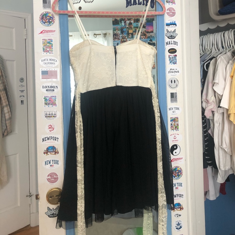 Dress - Picture 2 of 4